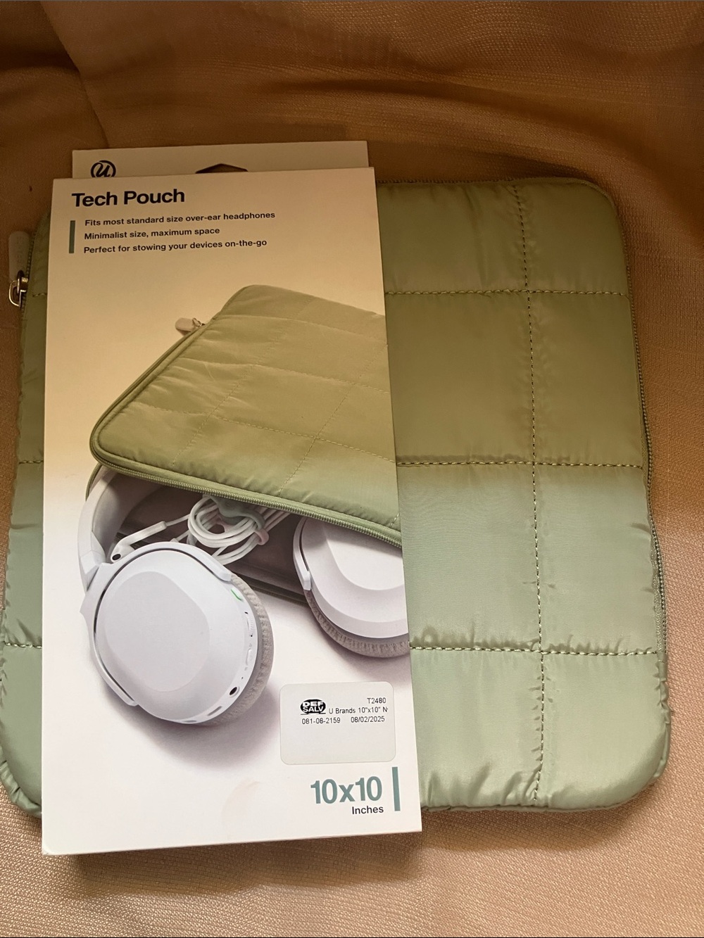 Quilted Mint Green Tech Pouch Tablet Sleeve - 10x10 Inches